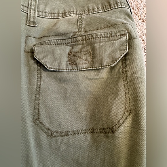 Mossimo skinny low rise cargo pants. Size 9 - Picture 7 of 7